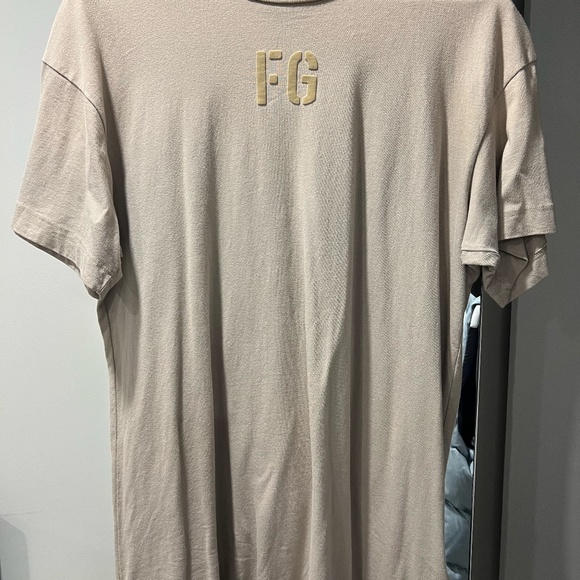 Fear of God (FG) T shirt - Picture 1 of 4